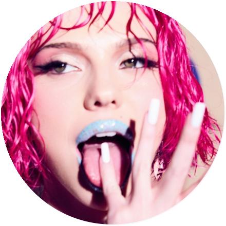 Icon Adéla