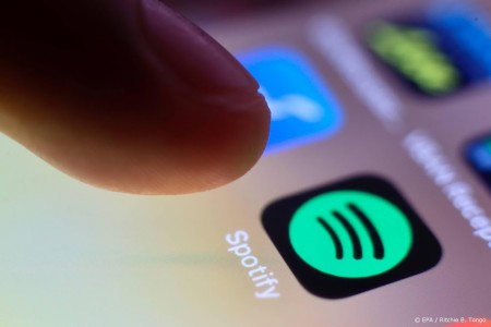 Spotify hints in survey on paid podcast service